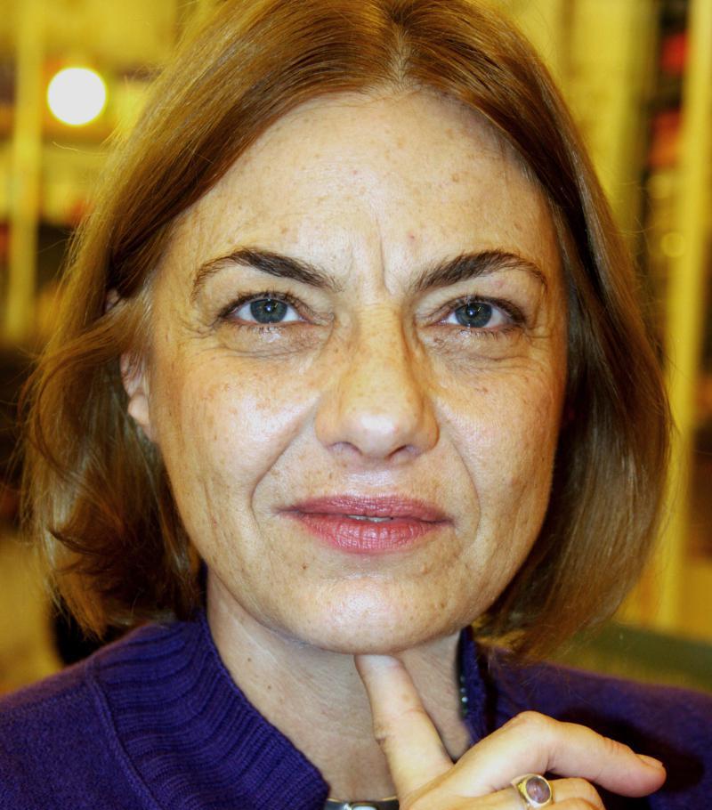 COMĂNESCU Denisa